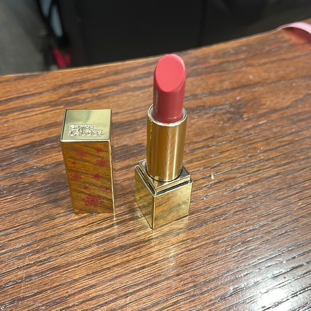 Estée Lauder  pure color envy lip stick 420 - rebellious rose